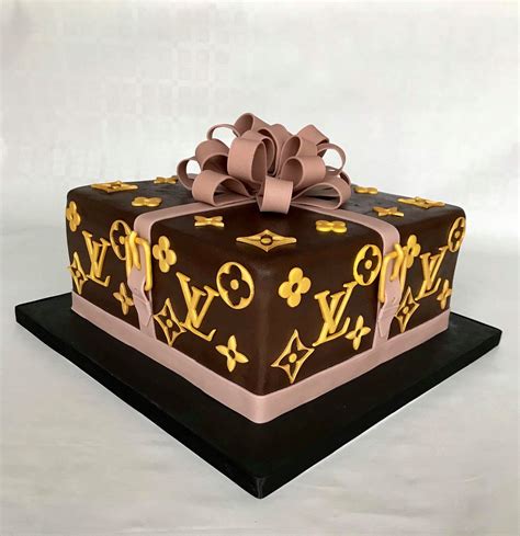 louis vuitton cake decorations.